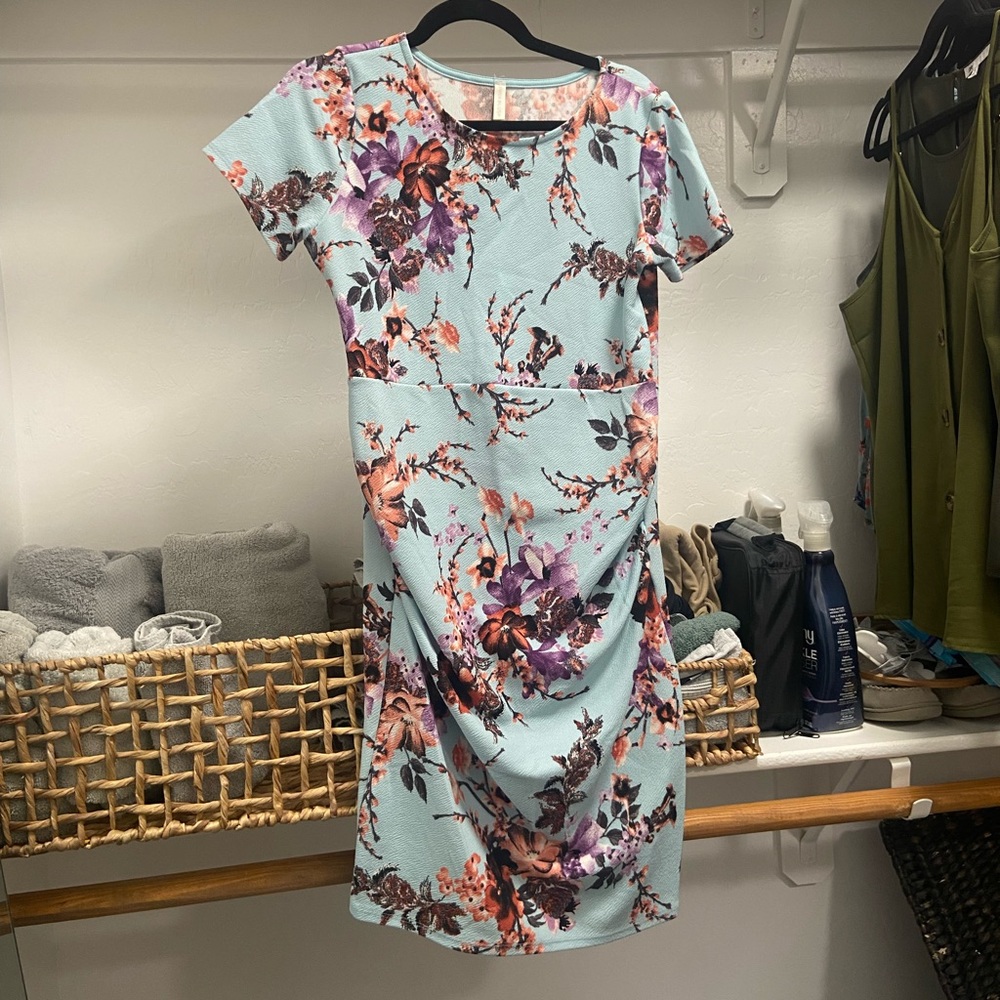 Fitted maternity dress